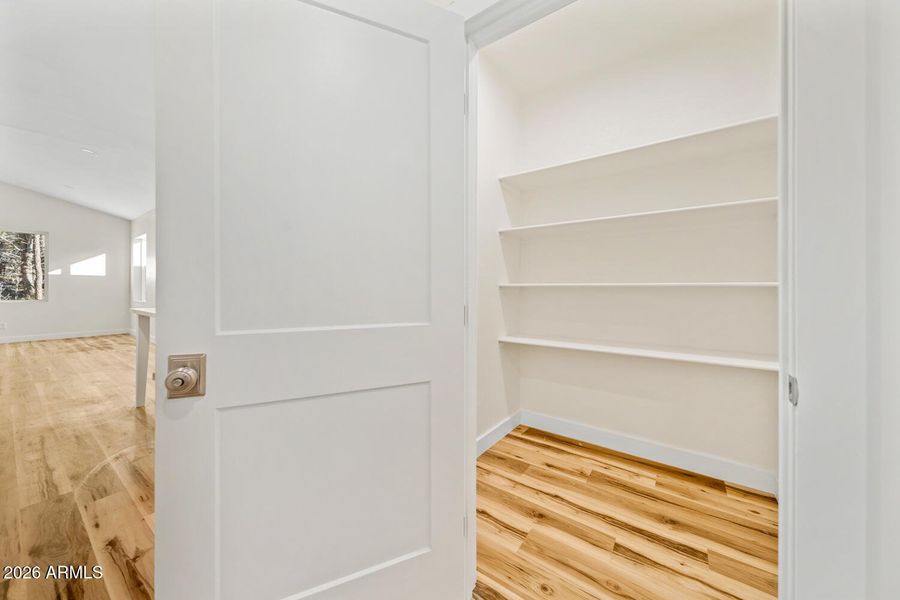 TF-31_(2048) TF-31_(2048)