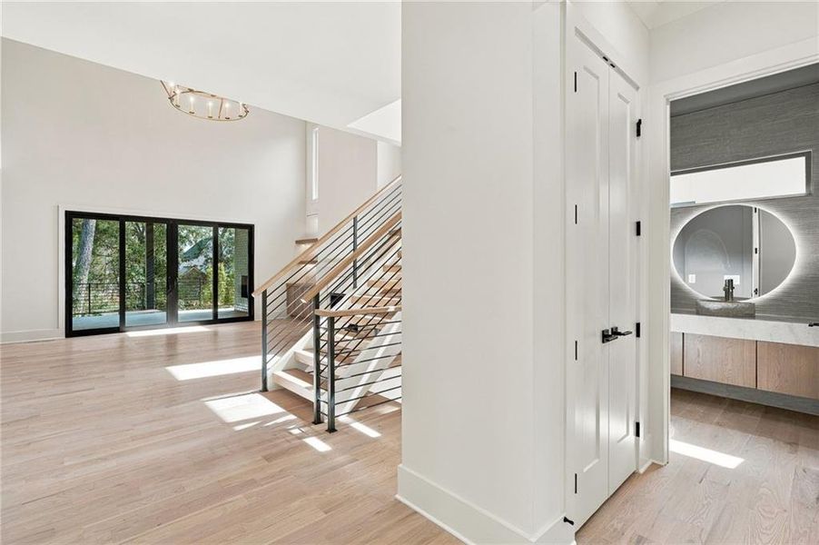 Spacious, unfurnished interior of a new home in , Alpharetta (Image 31).