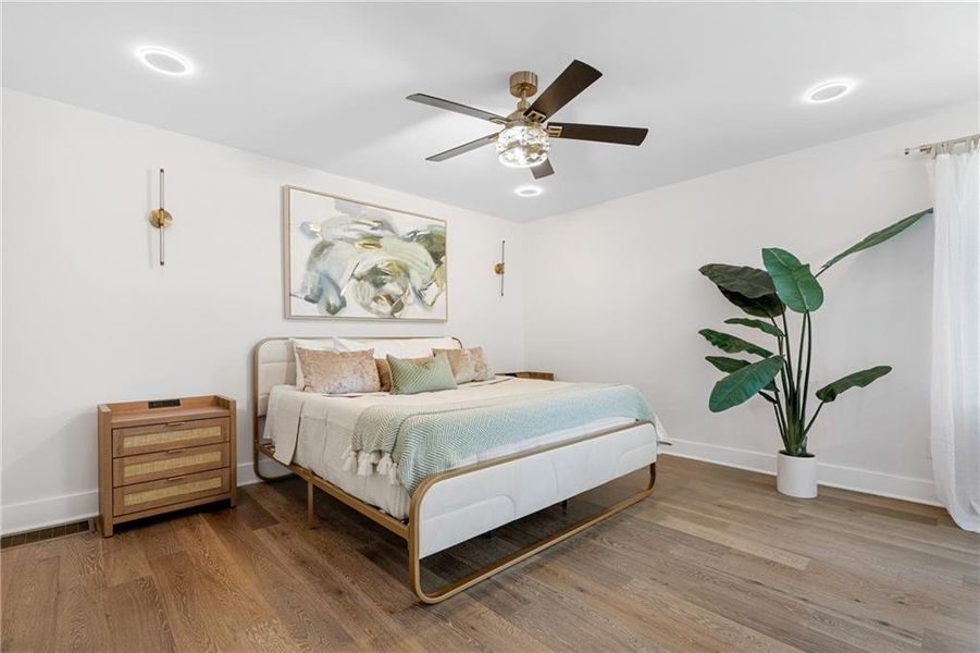 Furnished interior view inside a new home in , Atlanta (Image 8).