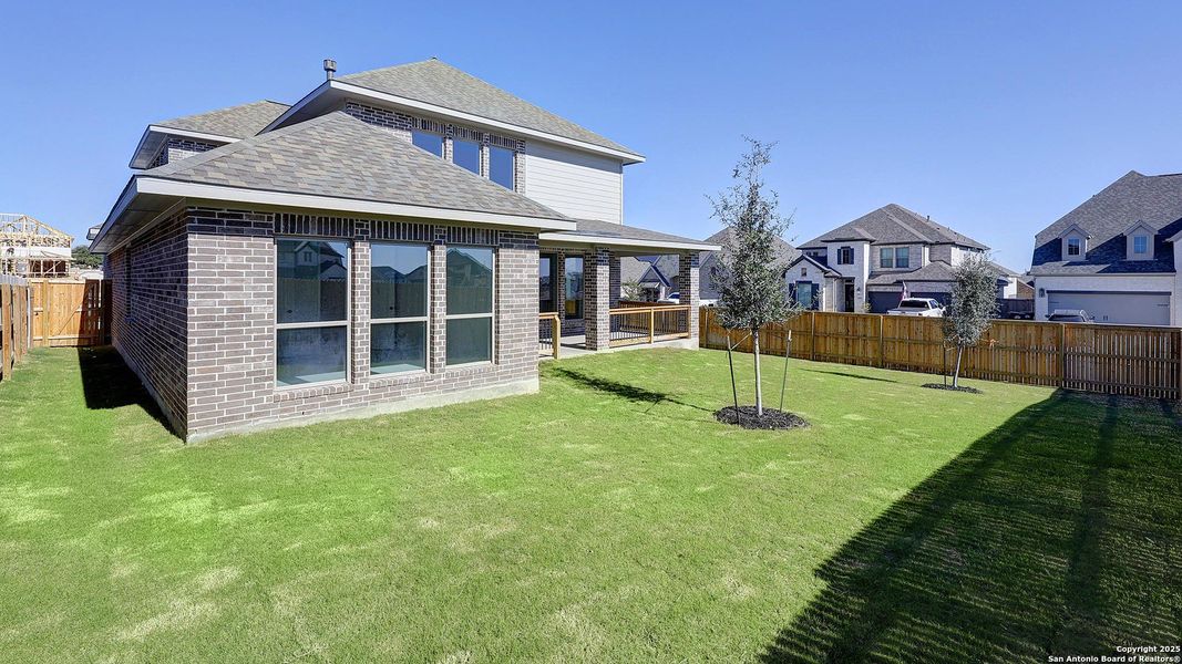 Exterior details and patio area of a home in Arcadia Ridge 50', San Antonio (Image 22).