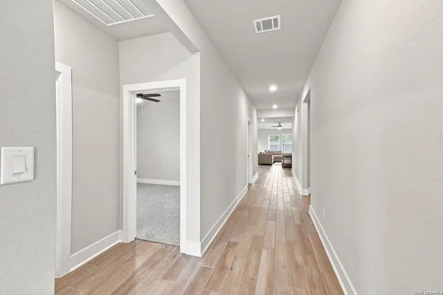 Spacious, unfurnished interior of a new home in Fox Falls, Boerne (Image 22).