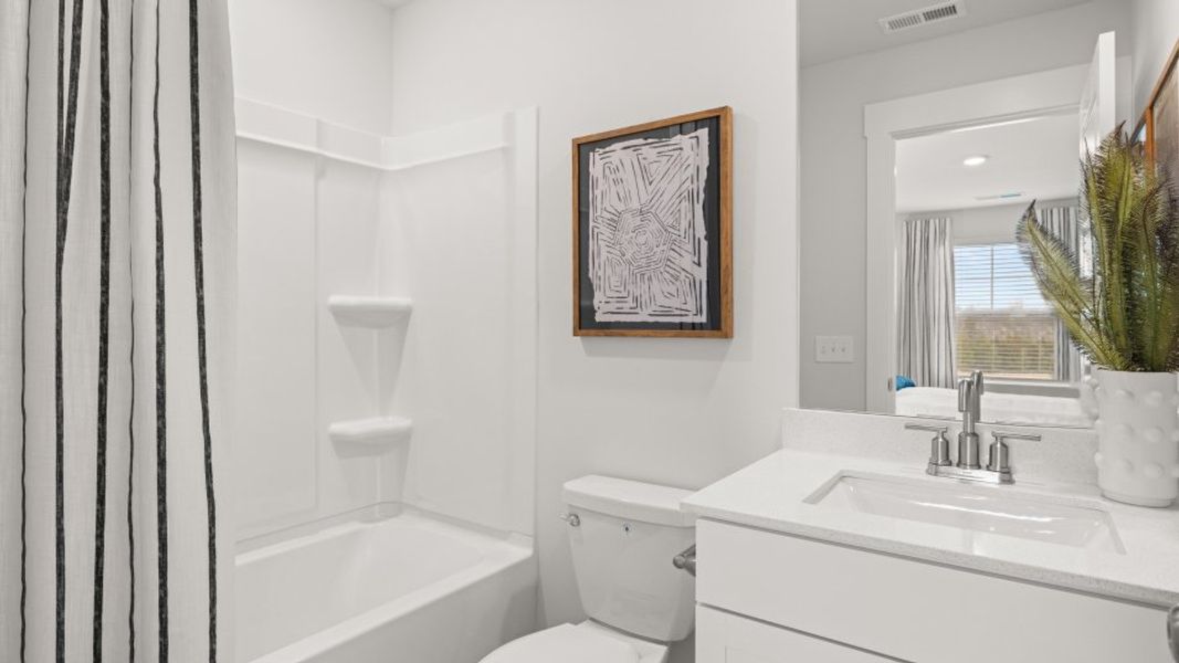 3731 Hawthorne Bath2 F2