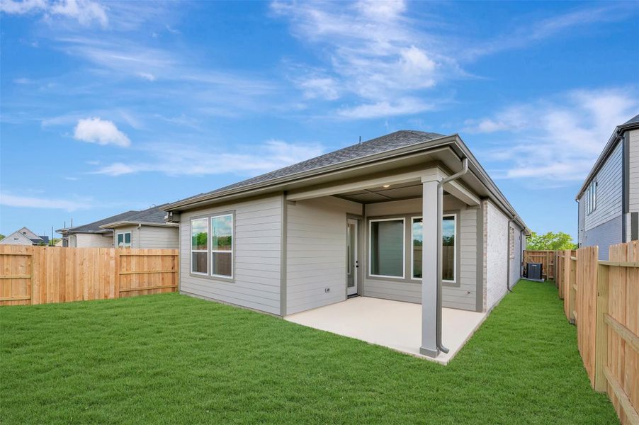 Exterior details and patio area of a home in The Grand Prairie - Meadow Collection, Hockley (Image 4).