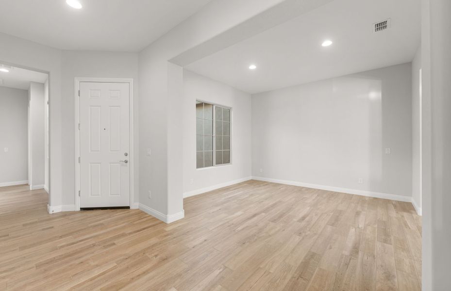 Spacious, unfurnished interior of a new home in Artisan at Asante, Surprise (Image 26).