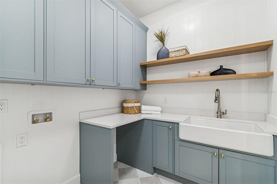 Furnished interior view inside a new home in , Tampa (Image 64).