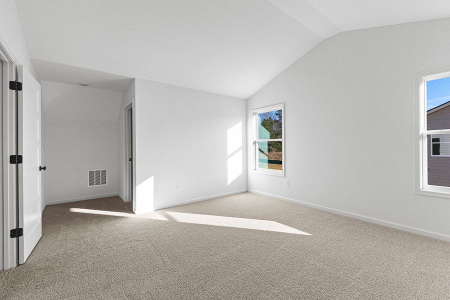 Spacious, unfurnished interior of a new home in Standing Oaks, Senoia (Image 41).