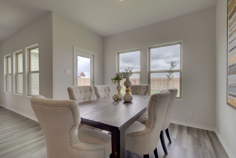 Representative furnished interior of a home built from the Makenzie by Ashton Woods in Hennersby Hollow, San Antonio (Image 14).