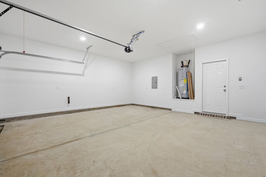 Spacious, unfurnished interior of a new home in Southern Charm, Crestview (Image 21).