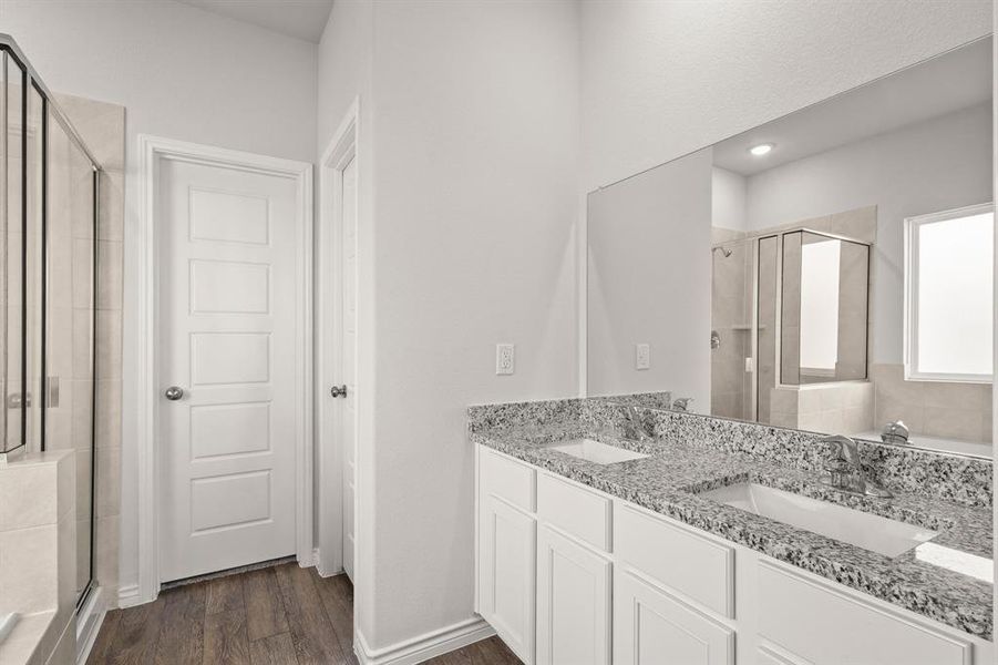 Furnished interior view inside a new home in Sycamore Landing, Fort Worth (Image 7). Furnished interior view inside a new home in Sycamore Landing, Fort Worth (Image 7).