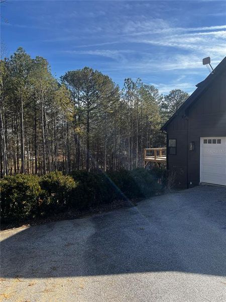 Exterior details and patio area of a home in , Blairsville (Image 19).