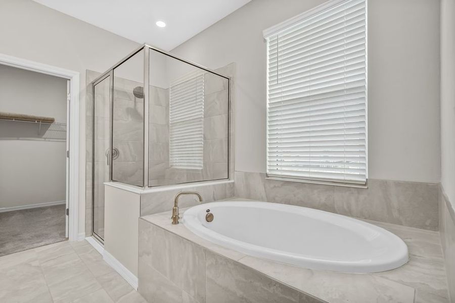 Furnished interior view inside a new home in Veranda Oaks, Port St. Lucie (Image 6).