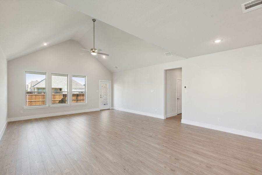 Representative unfurnished interior of a home built from the Dove by Centre Living Homes in Dove Hollow, Waxahachie (Image 21).