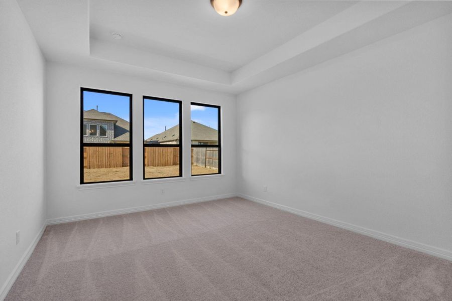 Spacious, unfurnished interior of a new home in Blue Heron Estates, Mont Belvieu (Image 30).