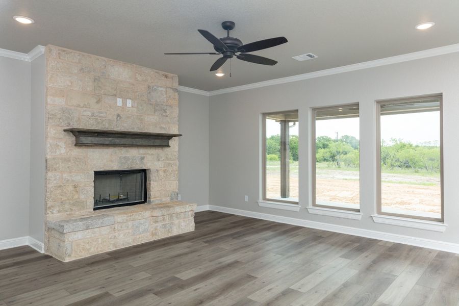 Representative unfurnished interior of a home built from the The Sydney by Doug Parr Custom Homes in Honeysuckle Ranch, Paradise (Image 17).