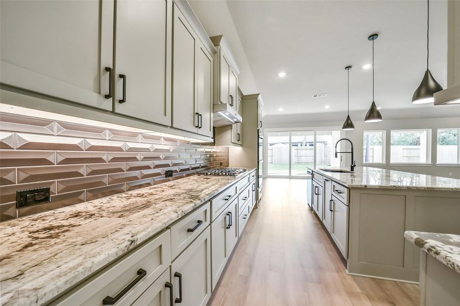 Furnished interior view inside a new home in Evergreen 60', Conroe (Image 10).