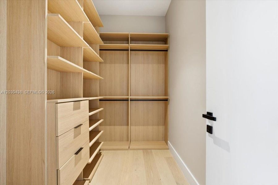 Spacious, unfurnished interior of a new home in , Hollywood (Image 49).