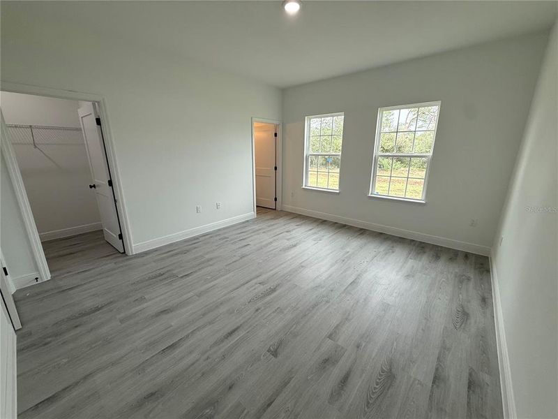 Spacious, unfurnished interior of a new home in , Ocala (Image 17).