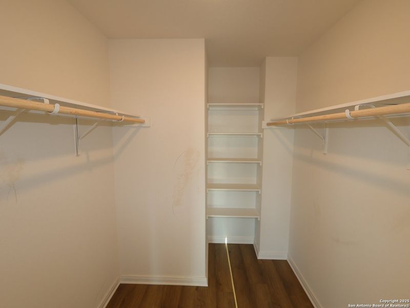 Spacious, unfurnished interior of a new home in Agave, San Antonio (Image 28).