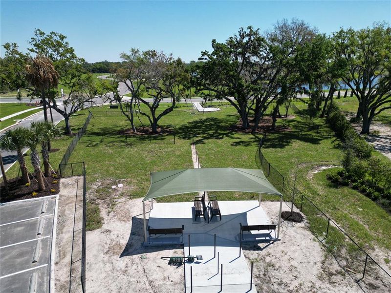 Community amenities in Oakfield Lakes, Parrish (Image 6).