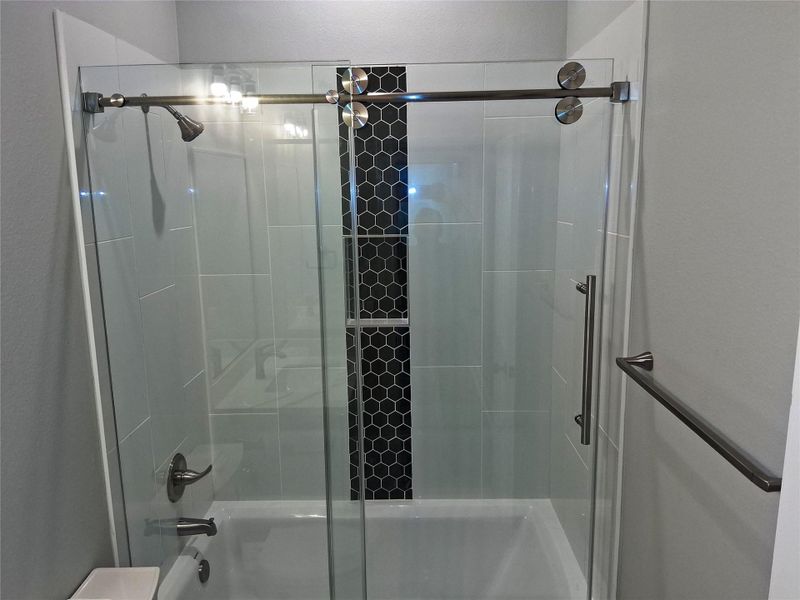 HALLWAY BATHROOM HALLWAY BATHROOM