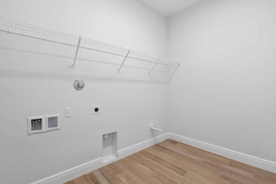 Spacious, unfurnished interior of a new home in , Vero Beach (Image 31).