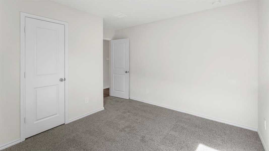 Spacious, unfurnished interior of a new home in Frontier Pointe, Princeton (Image 15).