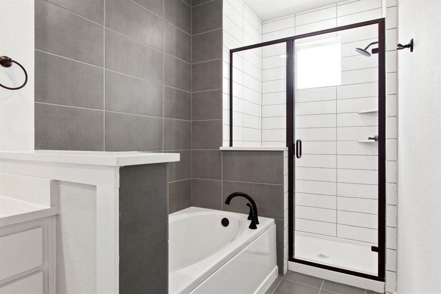 022-2020AldrichRoad-Celina-TX-75009-PrimaryBathroom.jpg-SMALL