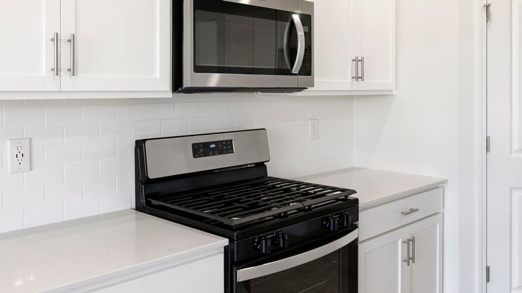 Furnished interior view inside a new home in Sherwood Gardens, Landrum (Image 8).