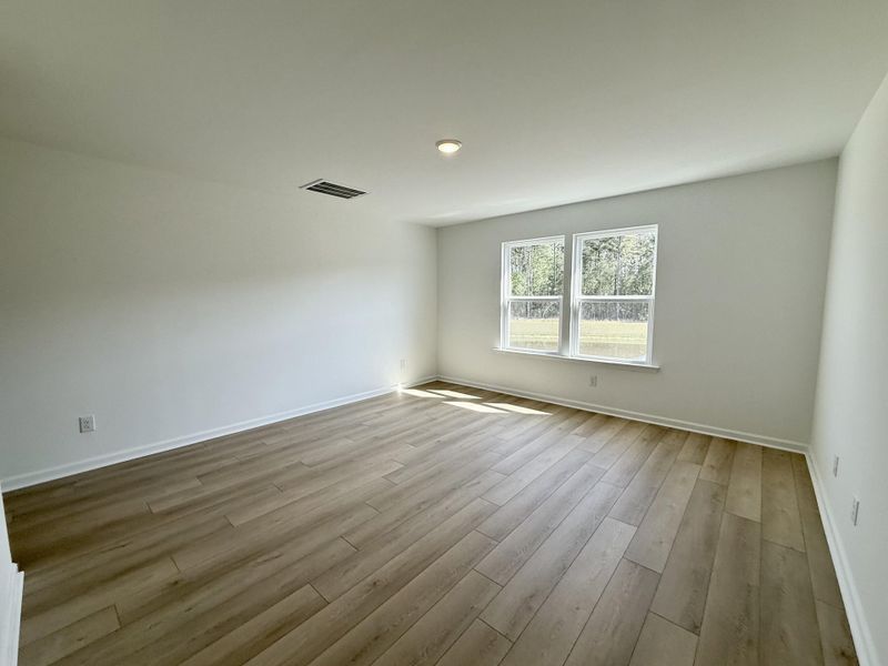 Spacious, unfurnished interior of a new home in , Summerville (Image 28).