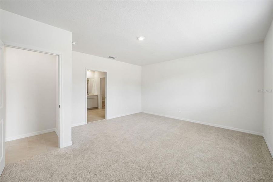 Spacious, unfurnished interior of a new home in Pine Ridge Meadows, Hudson (Image 40).