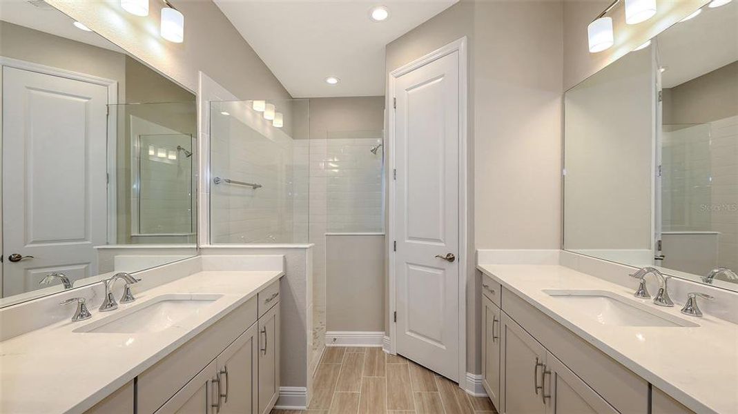 Furnished interior view inside a new home in , Venice (Image 6).