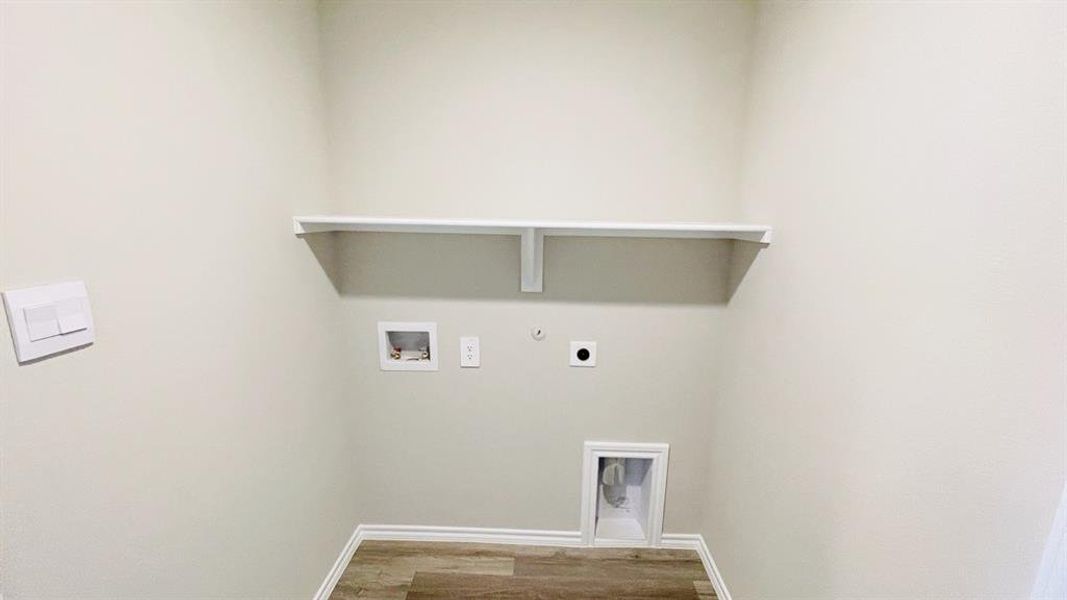 Spacious, unfurnished interior of a new home in Sunnycreek, Fort Worth (Image 12).