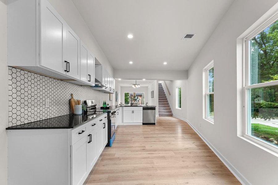 Furnished interior view inside a new home in , Dallas (Image 15).