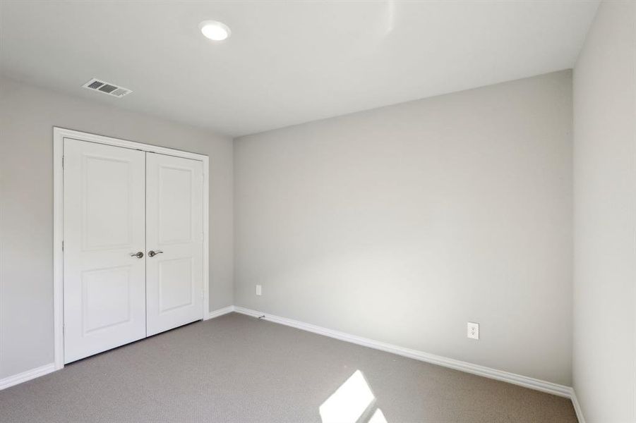 Photo is not of the actual home, but is an inspirational photo of builder’s model home and may depict options, furnishings, and/or decorator features that are not included. Photo is not of the actual home, but is an inspirational photo of builder’s model home and may depict options, furnishings, and/or decorator features that are not included.