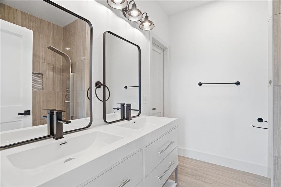 Furnished interior view inside a new home in , Mineral Wells (Image 7).