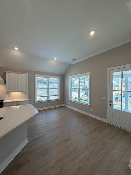 Spacious, unfurnished interior of a new home in Bluebird Hollow at Autumn Ridge, Spring Hill (Image 10).