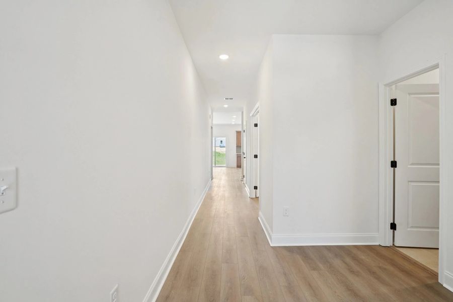 Spacious, unfurnished interior of a new home in Ascent at Arbor Ridge, La Vergne (Image 13). Spacious, unfurnished interior of a new home in Ascent at Arbor Ridge, La Vergne (Image 13).
