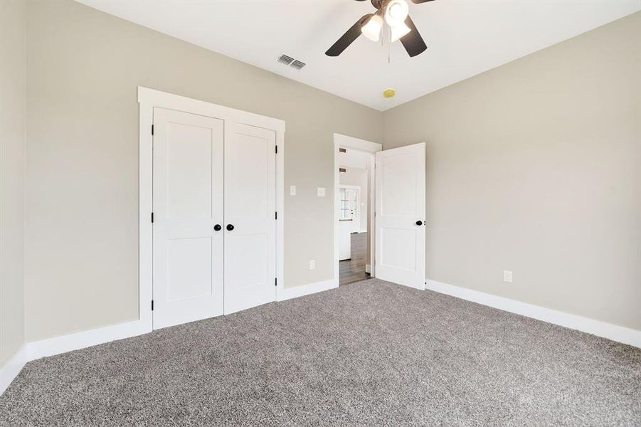 Spacious, unfurnished interior of a new home in , Edgewood (Image 31).