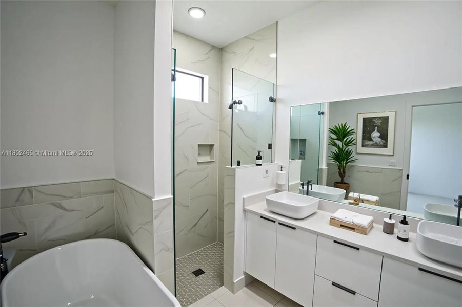 Furnished interior view inside a new home in , Labelle (Image 13).