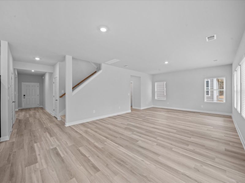 Spacious, unfurnished interior of a new home in Shiloh Valley, Piedmont (Image 11).