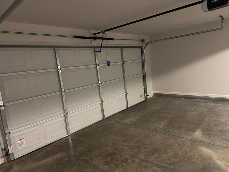 Spacious, unfurnished interior of a new home in , Alto (Image 19).