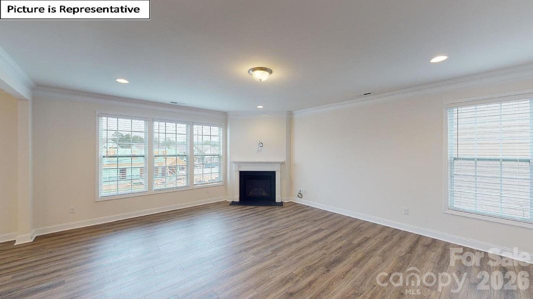 Spacious, unfurnished interior of a new home in Sylvan Creek, Denver (Image 28).