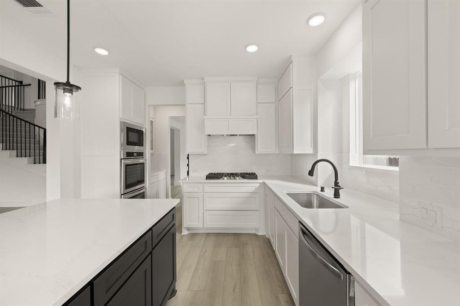 309 Loretta- Kitchen-3 309 Loretta- Kitchen-3