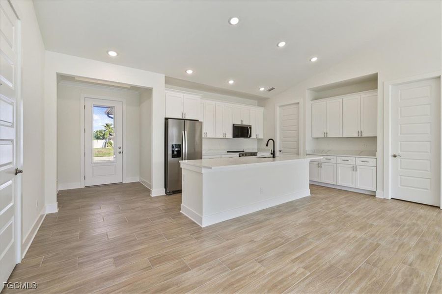 Furnished interior view inside a new home in Cape Coral, Cape Coral (Image 7).