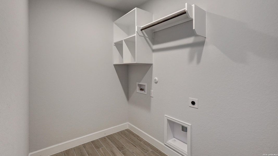 Spacious, unfurnished interior of a new home in Ladera, San Antonio (Image 19).