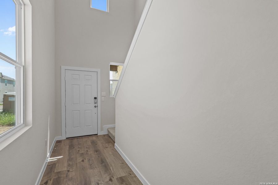 Spacious, unfurnished interior of a new home in Summerlin, San Antonio (Image 25).