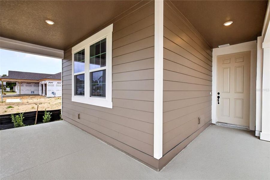 Exterior details and patio area of a home in Trailside, Mount Dora (Image 4).