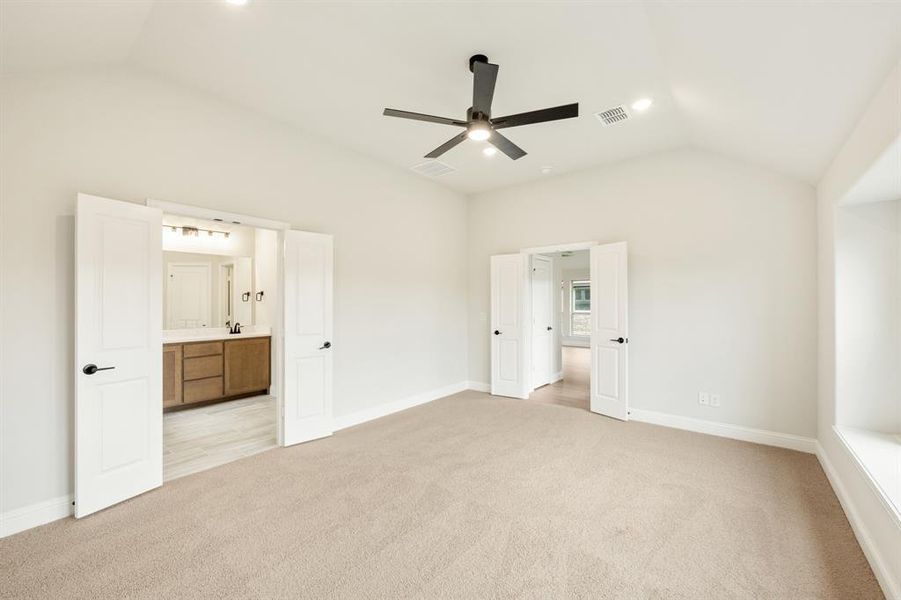 Spacious, unfurnished interior of a new home in Sunset Ridge, Alvarado (Image 16). Spacious, unfurnished interior of a new home in Sunset Ridge, Alvarado (Image 16).