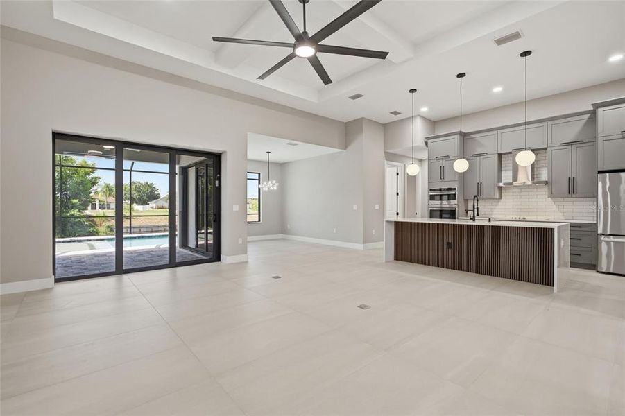 Spacious, unfurnished interior of a new home in , Cape Coral (Image 25).
