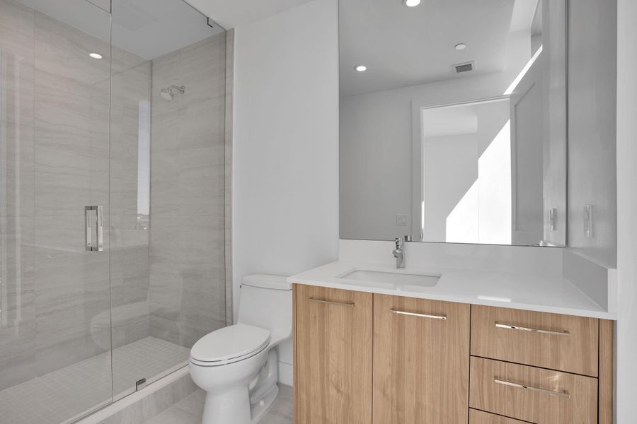 Guest Suite Bath (1)